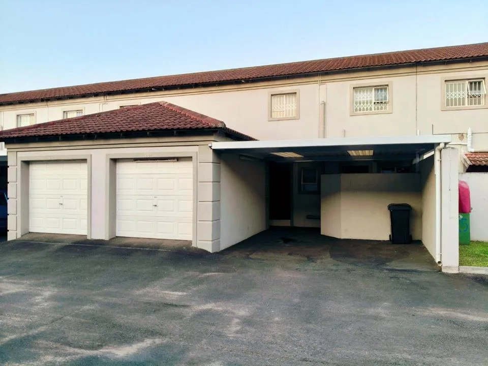 2 Bedroom Townhouse to rent in Meer En See