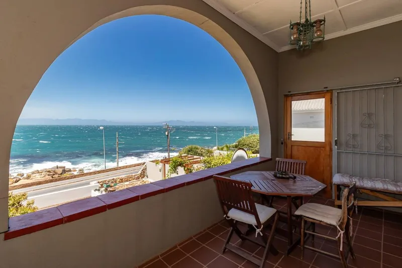 4 Bedroom House to rent in Fish Hoek