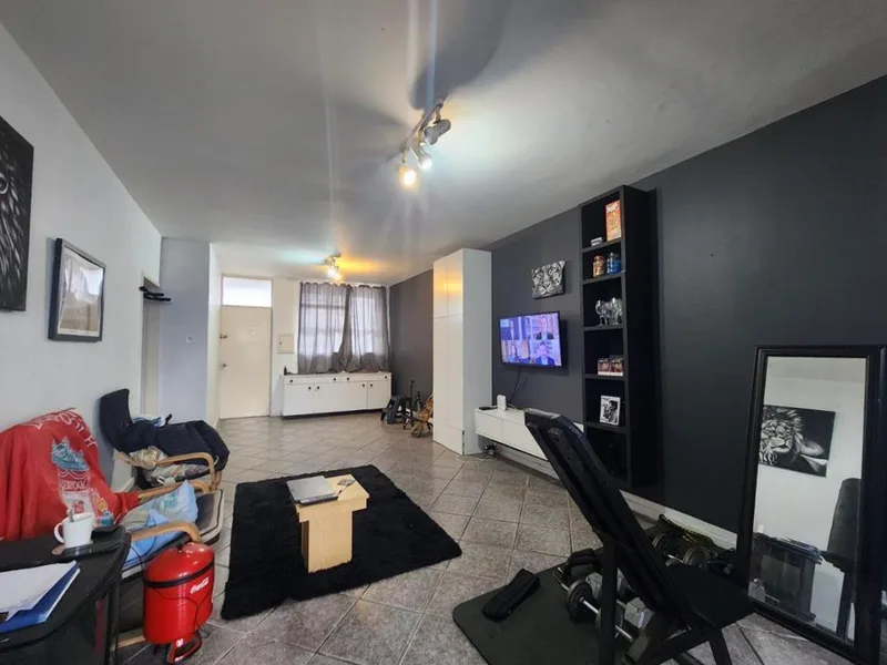 2.5 Bedroom Apartment / flat to rent in Goodwood Central