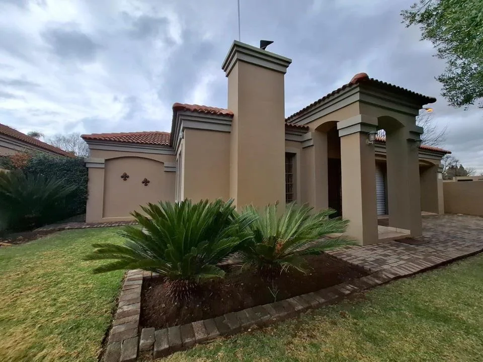 3 Bedroom Townhouse for sale in Kannoniers Park