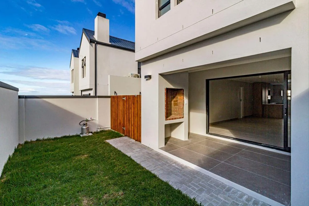 3 Bedroom Townhouse to rent in Mzuri Estate