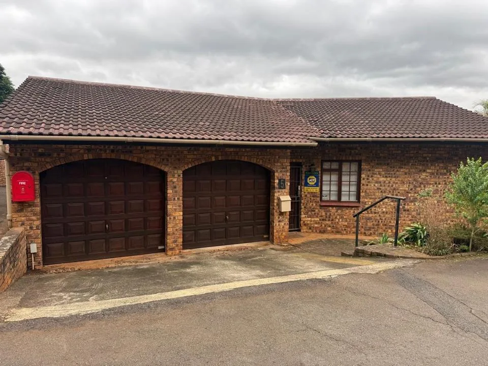 3 Bedroom Townhouse to rent in Montrose