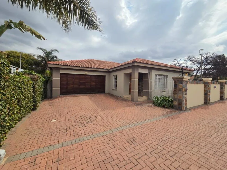 3 Bedroom House for sale in Flimieda