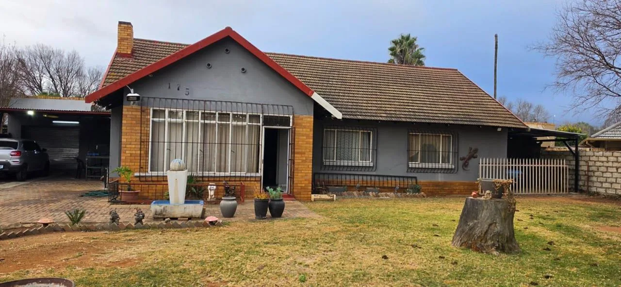 3 Bedroom House for sale in Stilfontein Ext 4