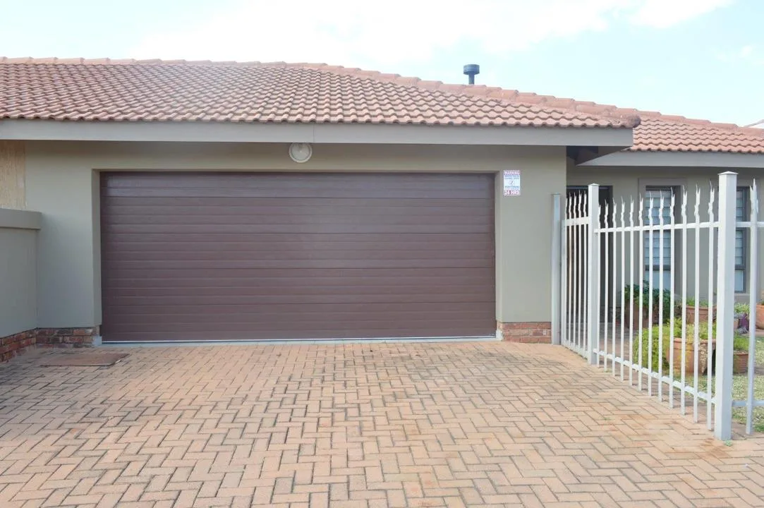 2 Bedroom Townhouse for sale in Flamwood