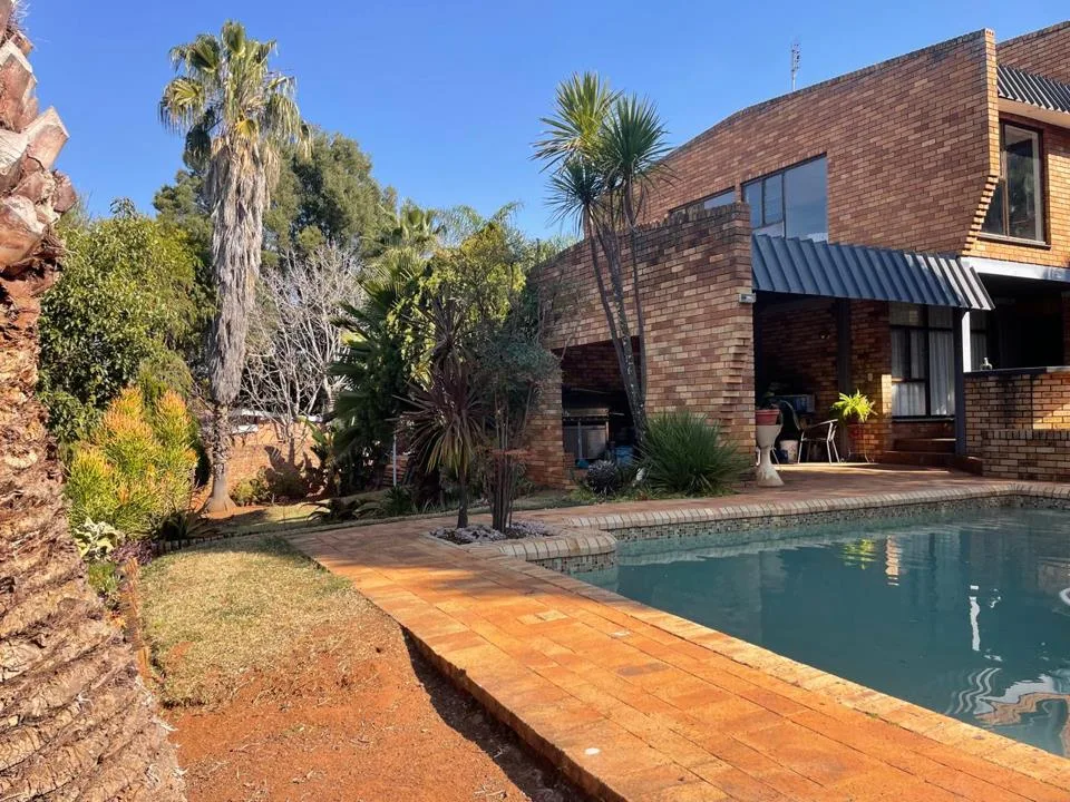 5 Bedroom House for sale in Wilkoppies