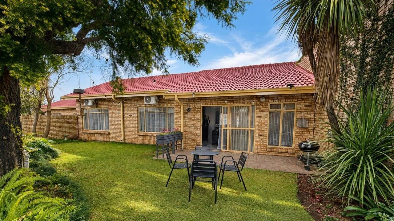 3 Bedroom Townhouse for sale in Kannoniers Park