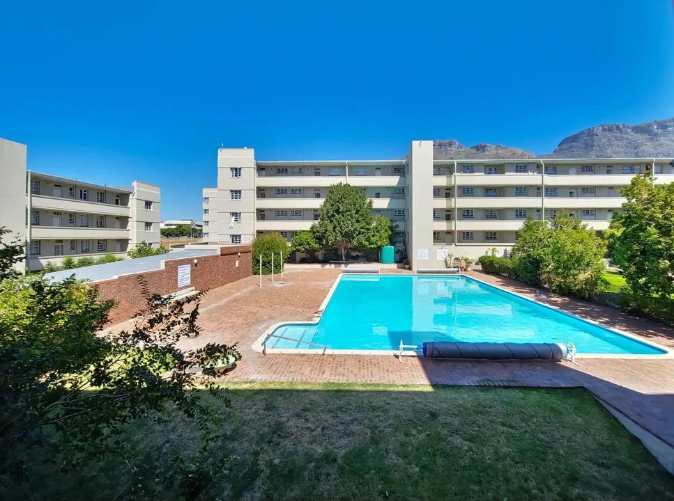 2 Bedroom Apartment / flat to rent in Zonnebloem