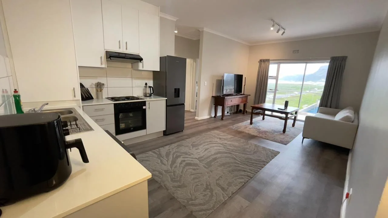 2 Bedroom Apartment / flat to rent in Muizenberg