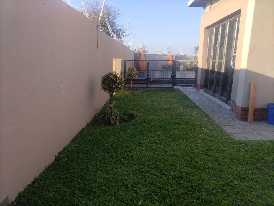 3 Bedroom House for sale in Waterval East