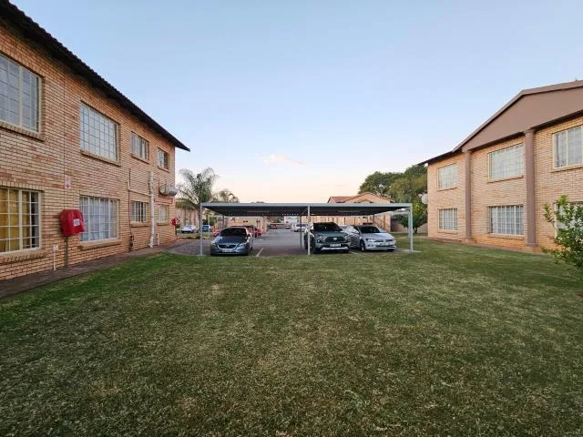 2 Bedroom Townhouse for sale in Waterval East