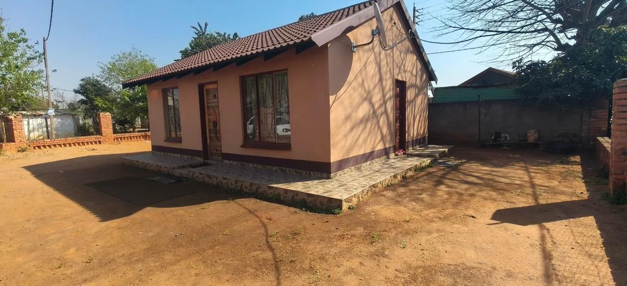 2 Bedroom House for sale in Boitekong