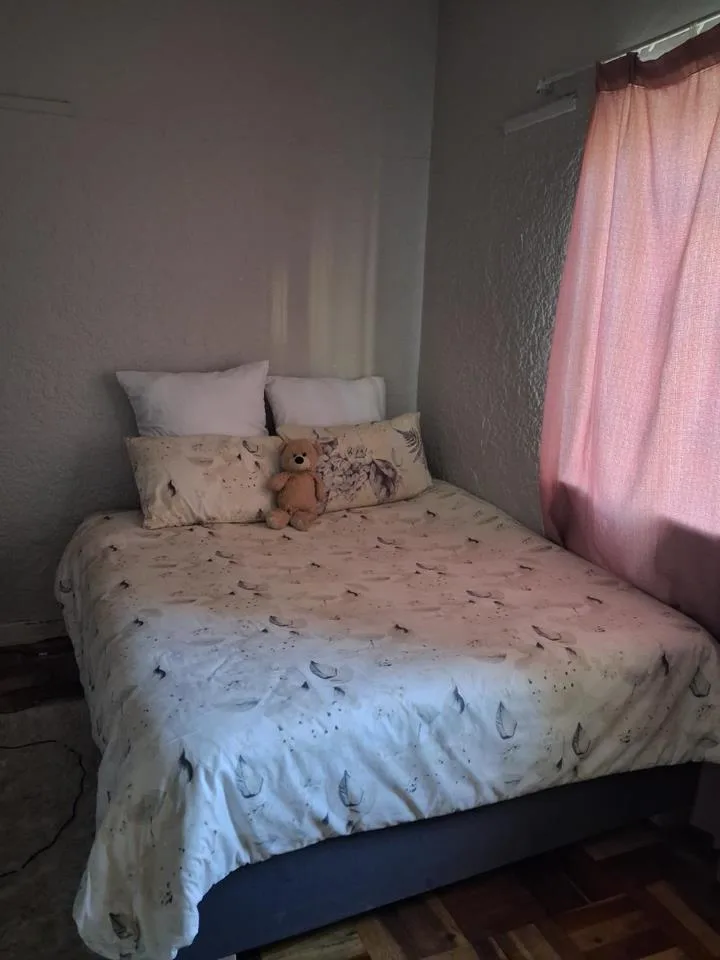 4 Bedroom Apartment / flat to rent in Rosebank