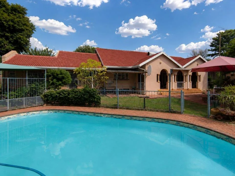 4 Bedroom House for sale in Protea Park