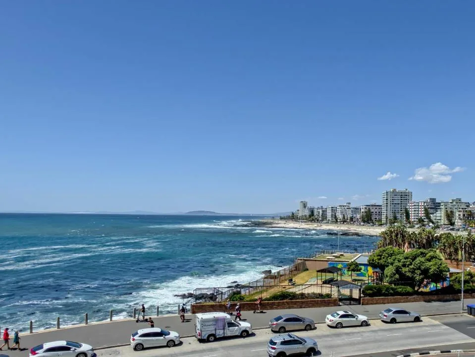2 Bedroom Apartment / flat to rent in Sea Point