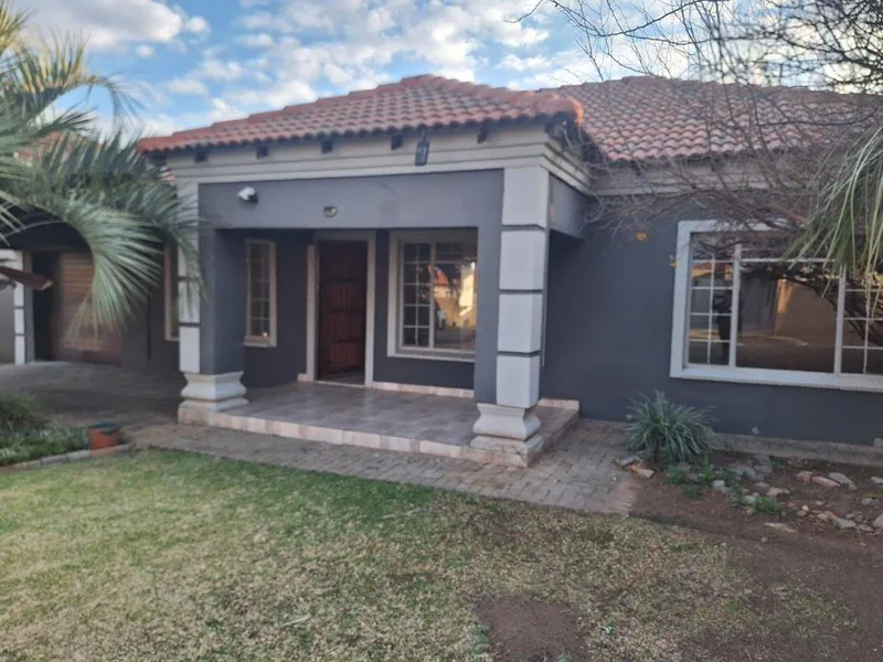 2 Bedroom Townhouse for sale in Flamwood