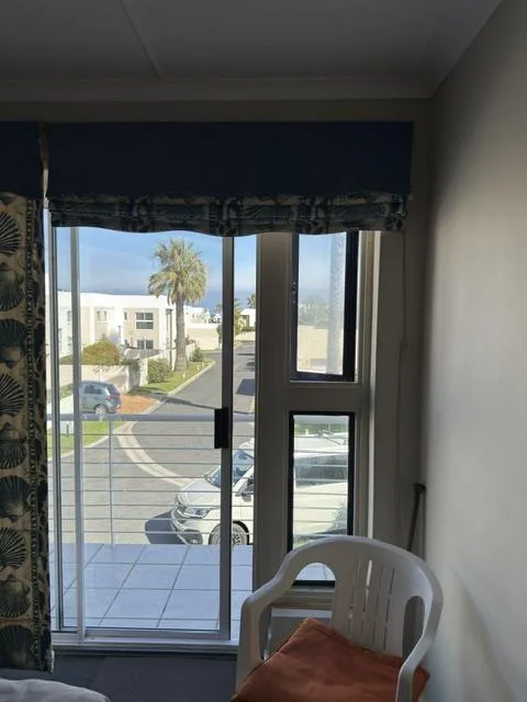2 Bedroom Townhouse to rent in Cayman Beach