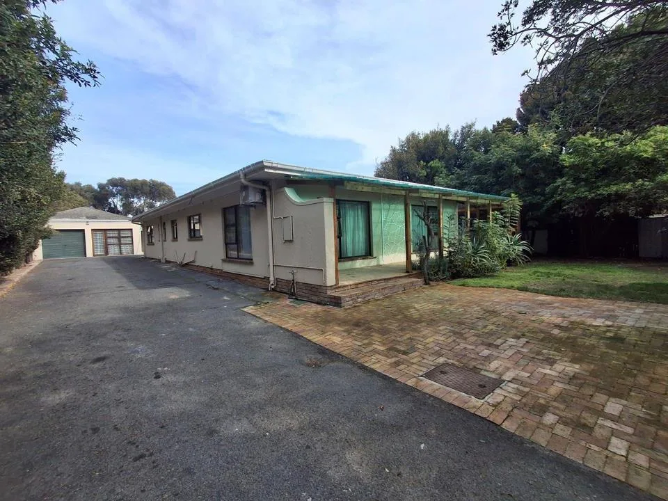 4 Bedroom House to rent in Table View