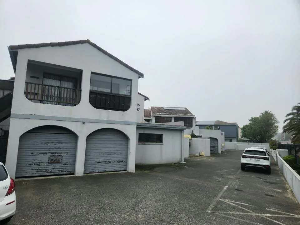 3 Bedroom Townhouse to rent in Table View