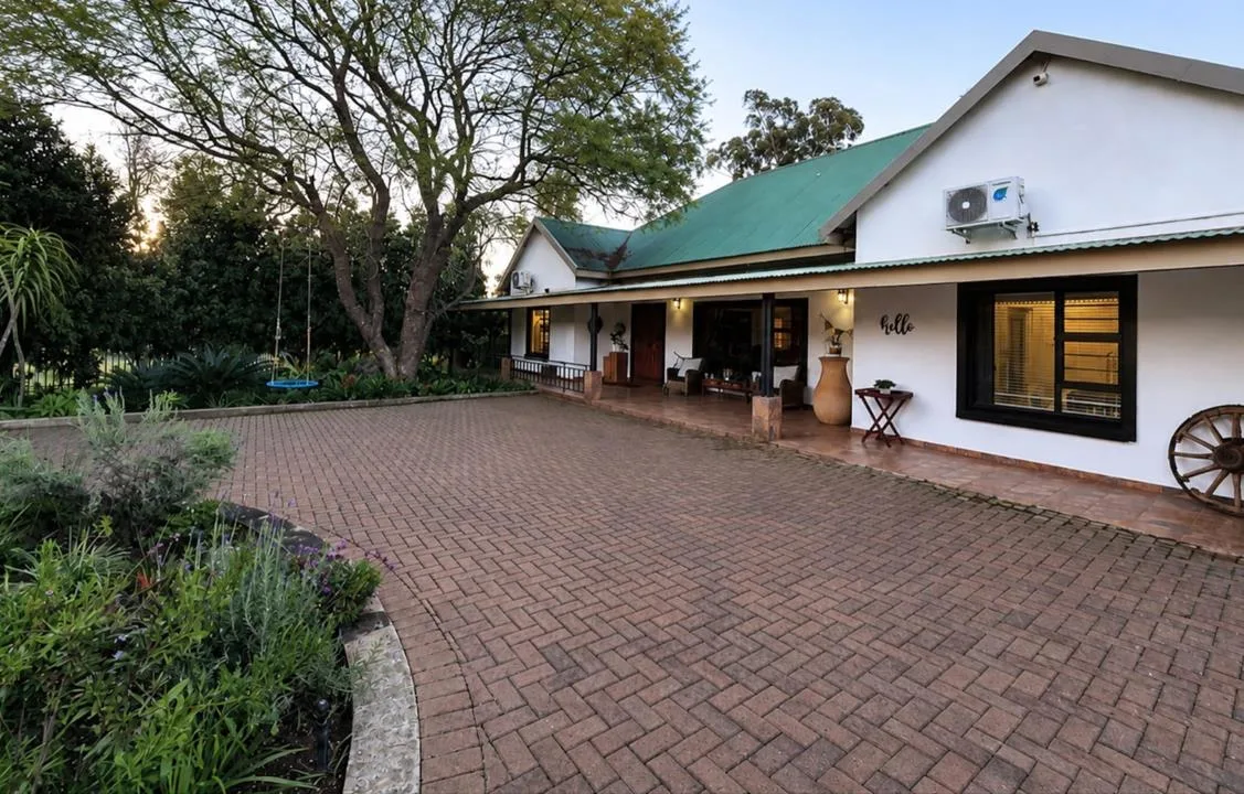 4 Bedroom House for sale in Wigwam