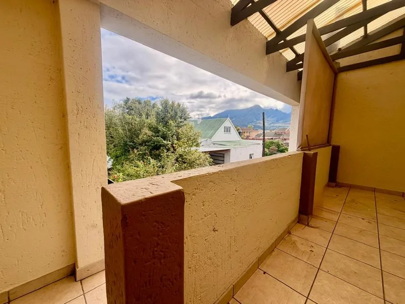 2 Bedroom Apartment / flat to rent in George South