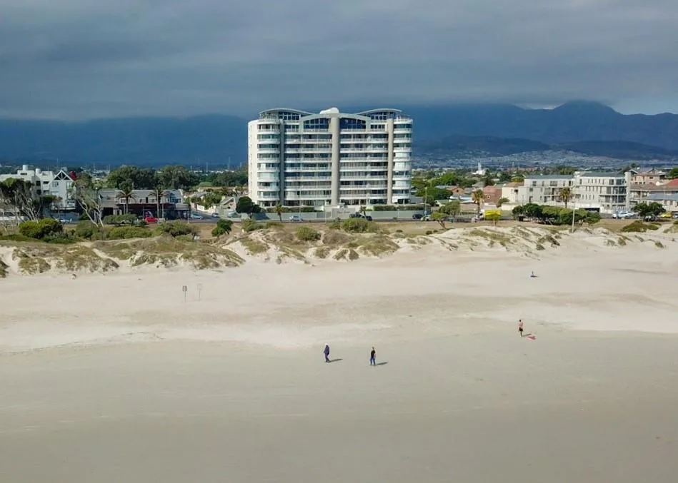 3 Bedroom Apartment / flat to rent in Strand North