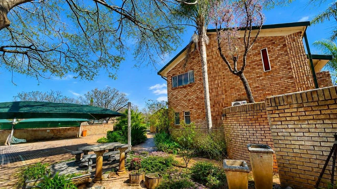 24 Bedroom House for sale in Die Bult