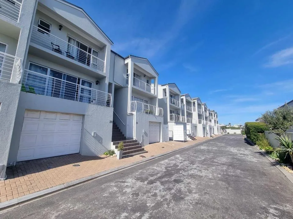 3 Bedroom Townhouse to rent in Big Bay