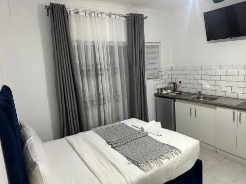 1 Bedroom House to rent in Chrismar