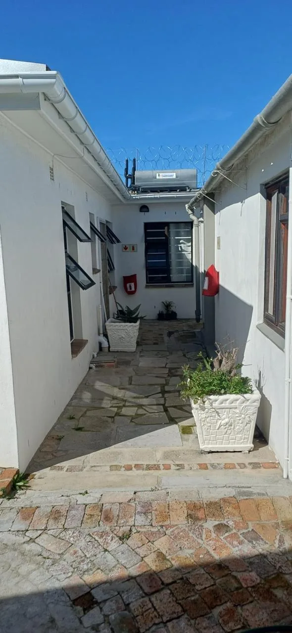 2 Bedroom Apartment / flat to rent in Grassy Park