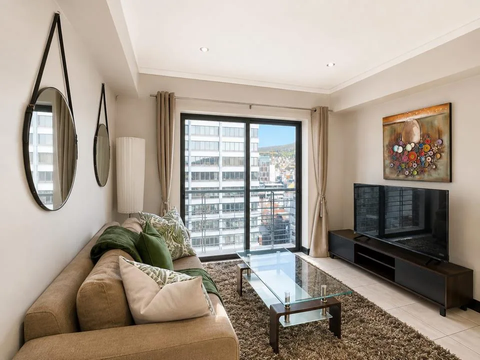 0.5 Bedroom Apartment / flat to rent in Cape Town City Centre