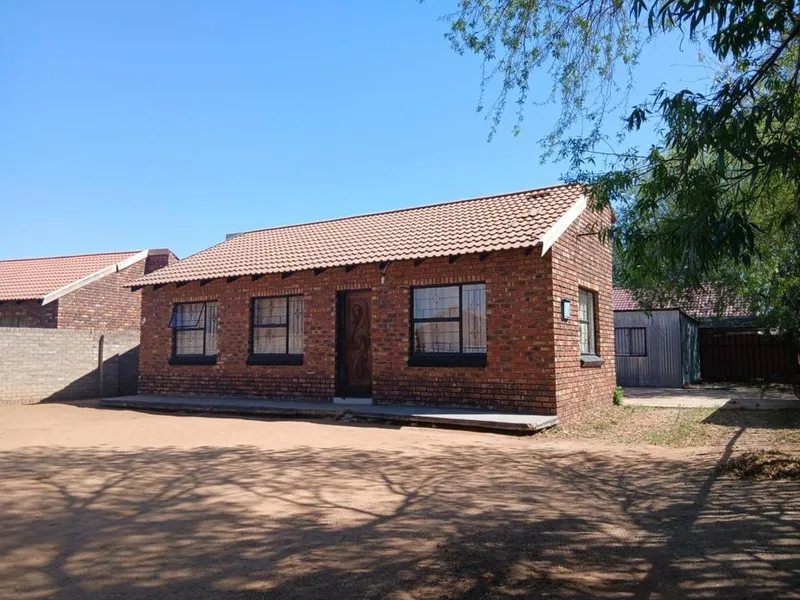 3 Bedroom House for sale in Mmabatho Unit 12
