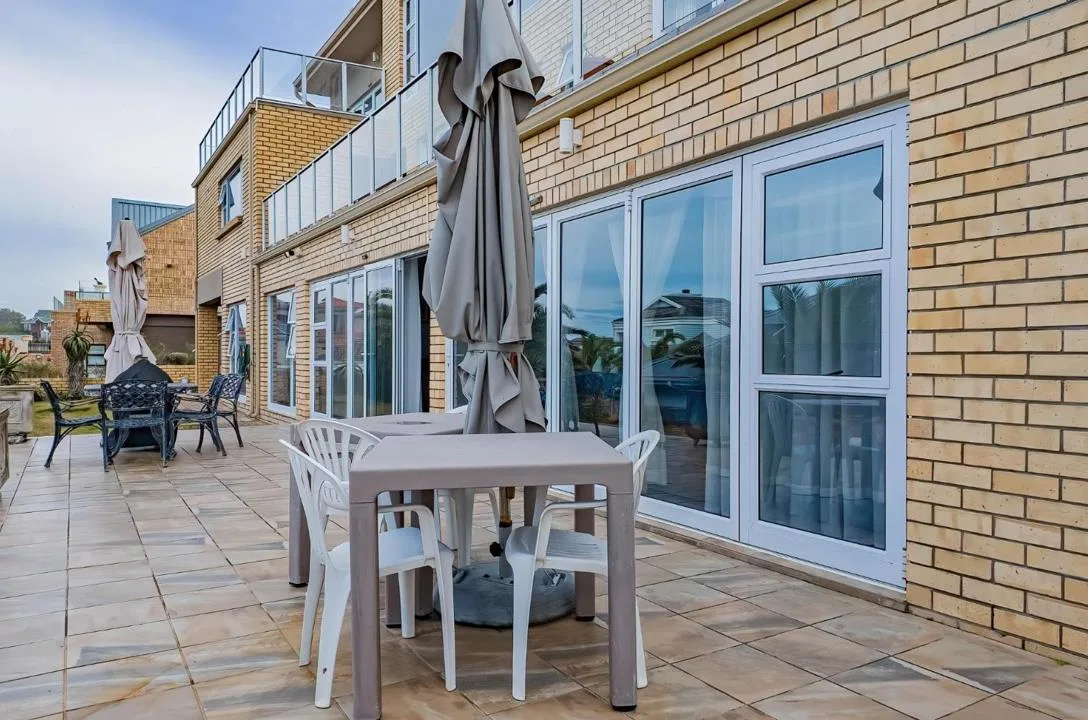 2 Bedroom Apartment / flat to rent in Outeniqua Strand