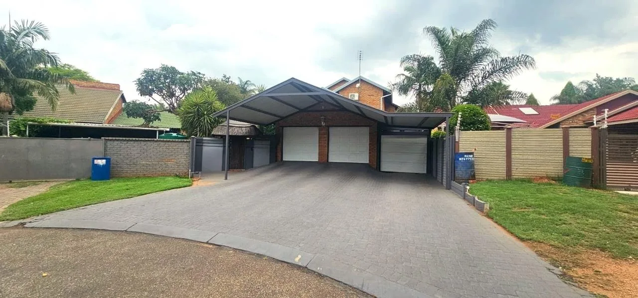 4 Bedroom House for sale in Cashan