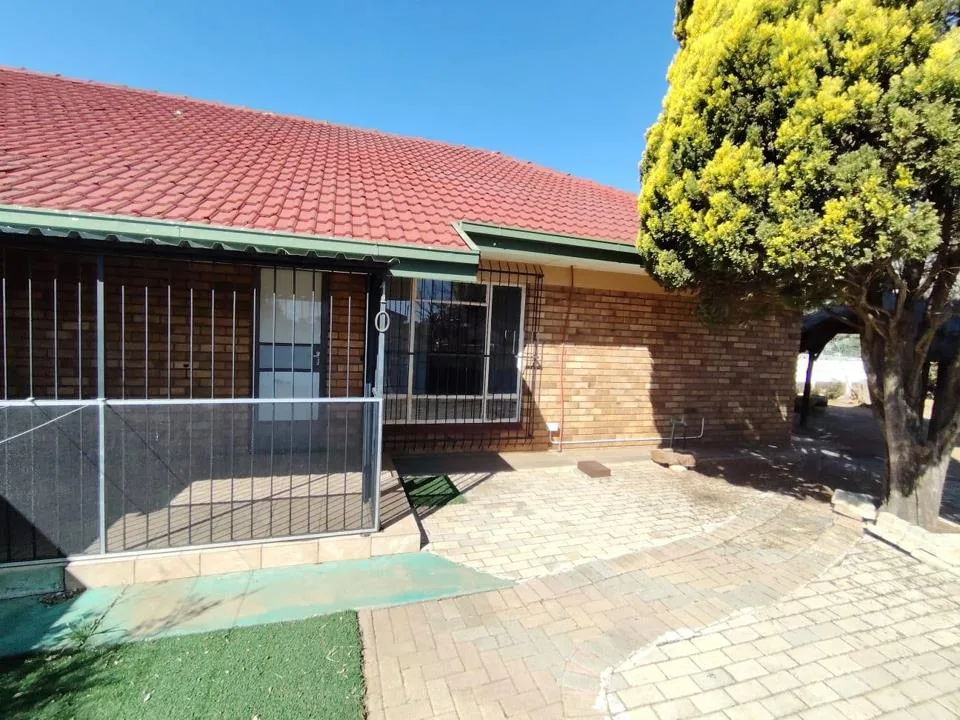 1 Bedroom Apartment / flat for sale in Meiringspark Ext 1