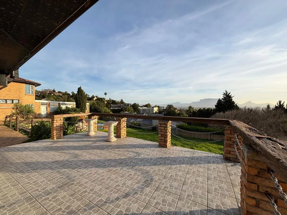 3 Bedroom Apartment / flat to rent in Plattekloof 3