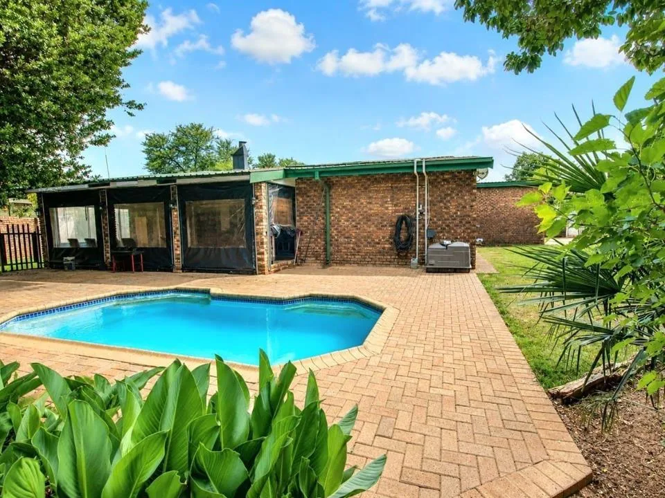 3 Bedroom House for sale in Miederpark