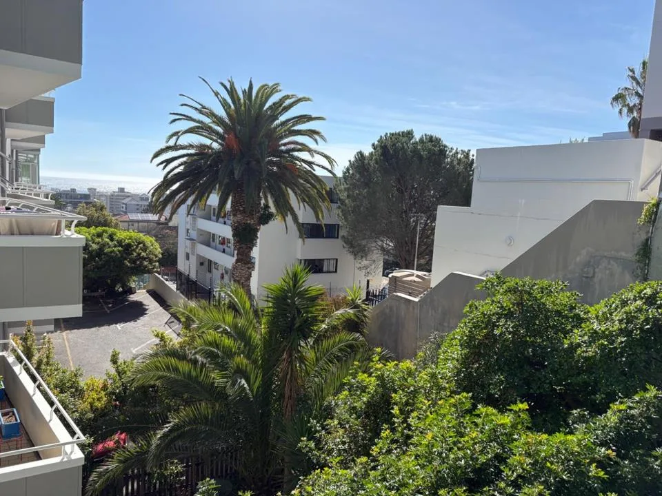 2 Bedroom Apartment / flat to rent in Sea Point