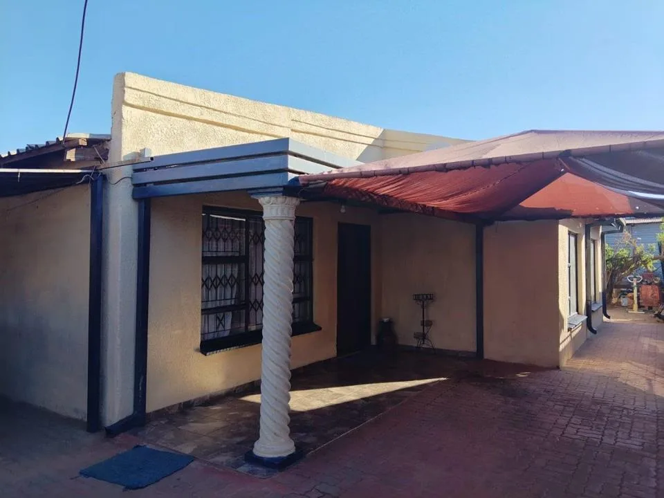 3 Bedroom House for sale in Boitekong