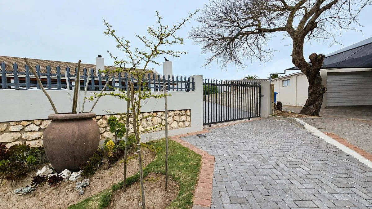 2 Bedroom Apartment / flat to rent in Middedorp
