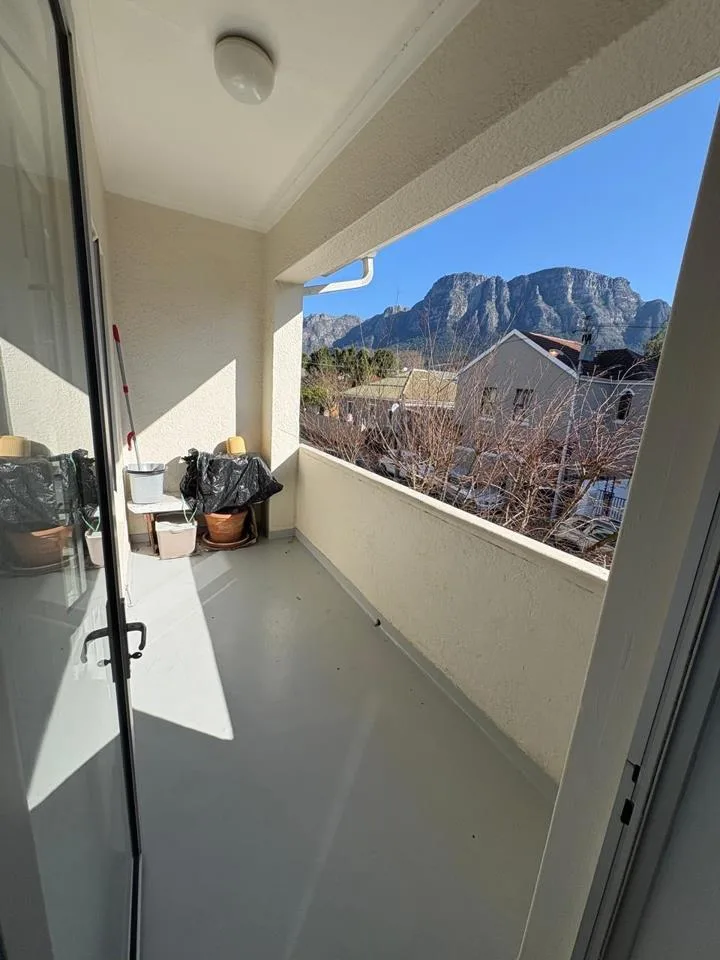 2 Bedroom Apartment / flat to rent in Claremont Upper