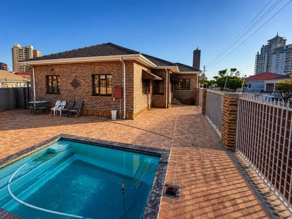 4 Bedroom House to rent in Strand Central