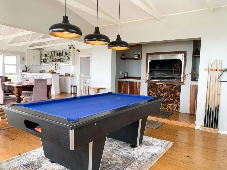 4 Bedroom House to rent in Sandbaai