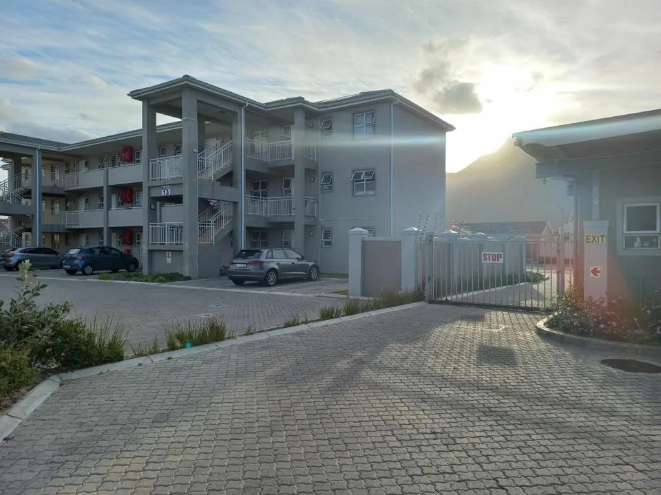 2 Bedroom Apartment / flat to rent in Costa Da Gama
