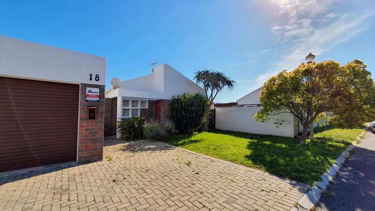 2 Bedroom House to rent in Gordons Bay Central