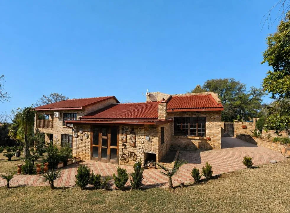3 Bedroom House for sale in Doringkruin