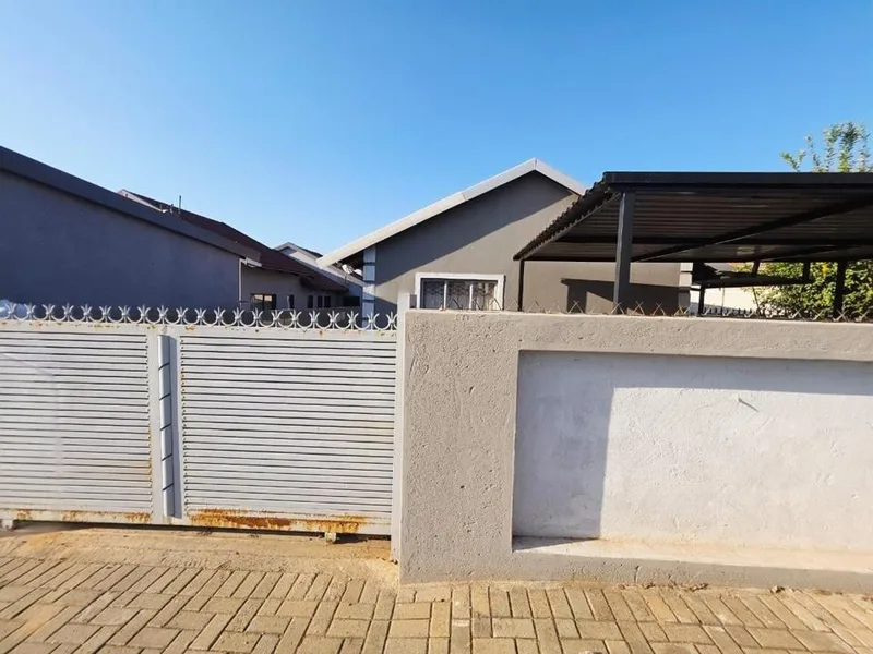 2 Bedroom House for sale in Boitekong