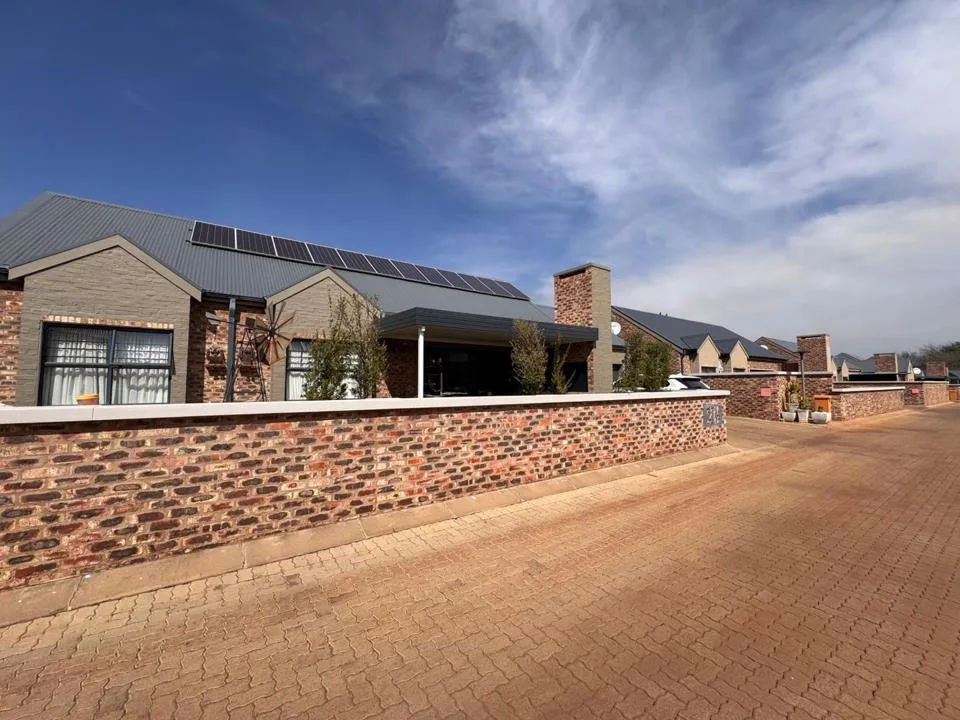 3 Bedroom Townhouse for sale in Van Der Hoff Park