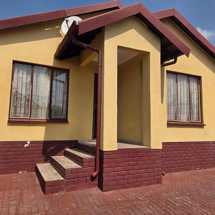 3 Bedroom House for sale in Tlhabane West