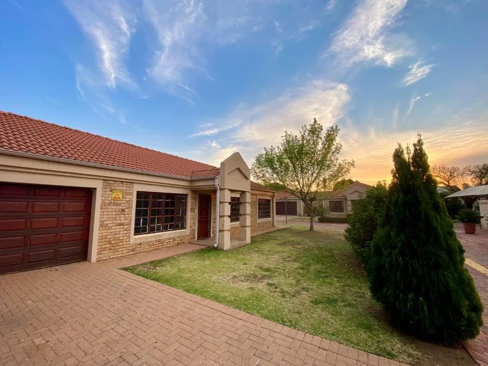 3 Bedroom Townhouse for sale in Baillie Park